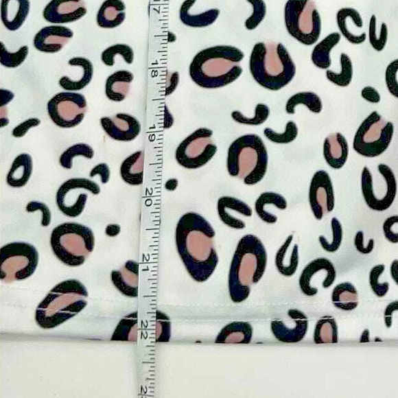 Annie Qin Fashion Button Front White Animal Print Short Puff Sleeve M Maximilast - Picture 8 of 9